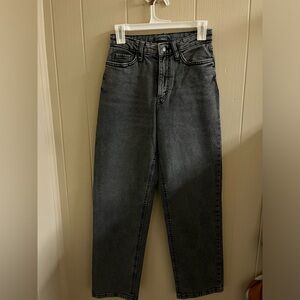 Relaxed straight jeans
